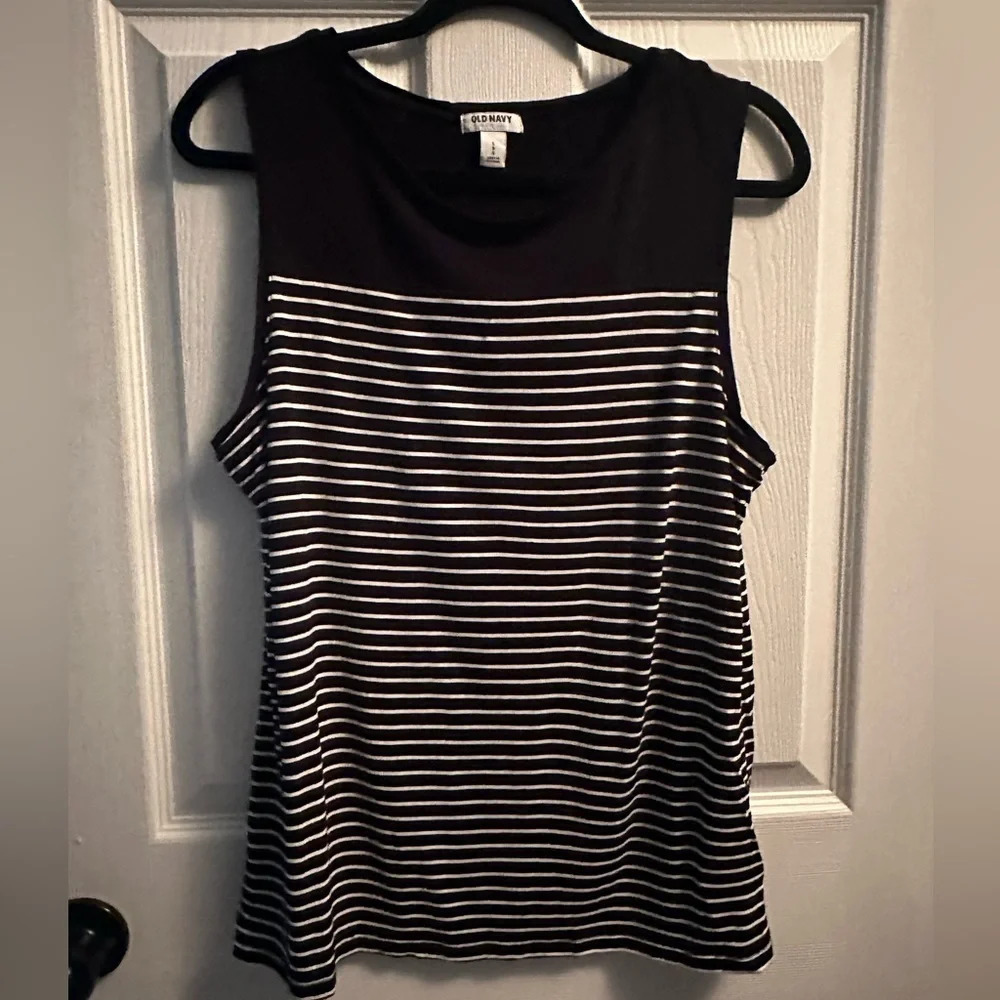 bundle of 2 casual tanks for women, size large - Picture 6 of 9